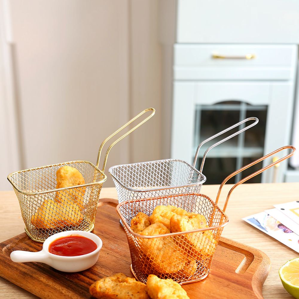 Food Snacks Catering - 装飾的なミニサイズの正方形型フライバスケット。ローズゴールドの金属製ネット容器で、パーティー、軽食、ケータリング、レストランでの食品サービスに最適。